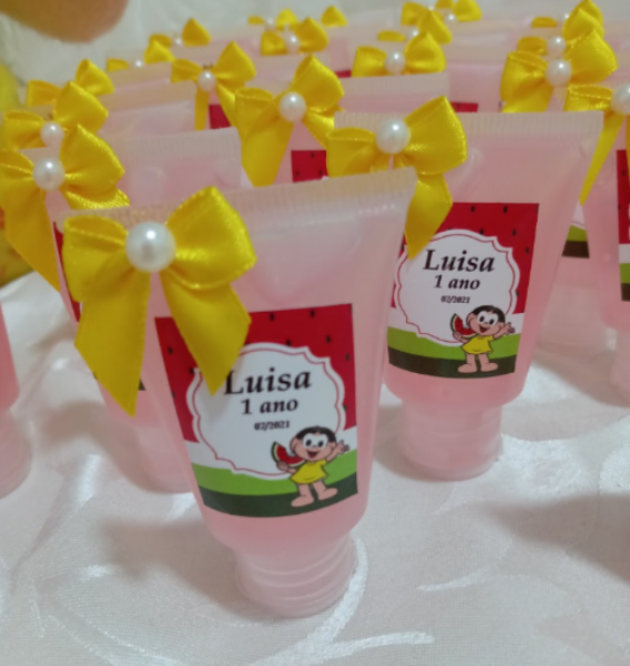 Mini álcool em gel personalizado Magali